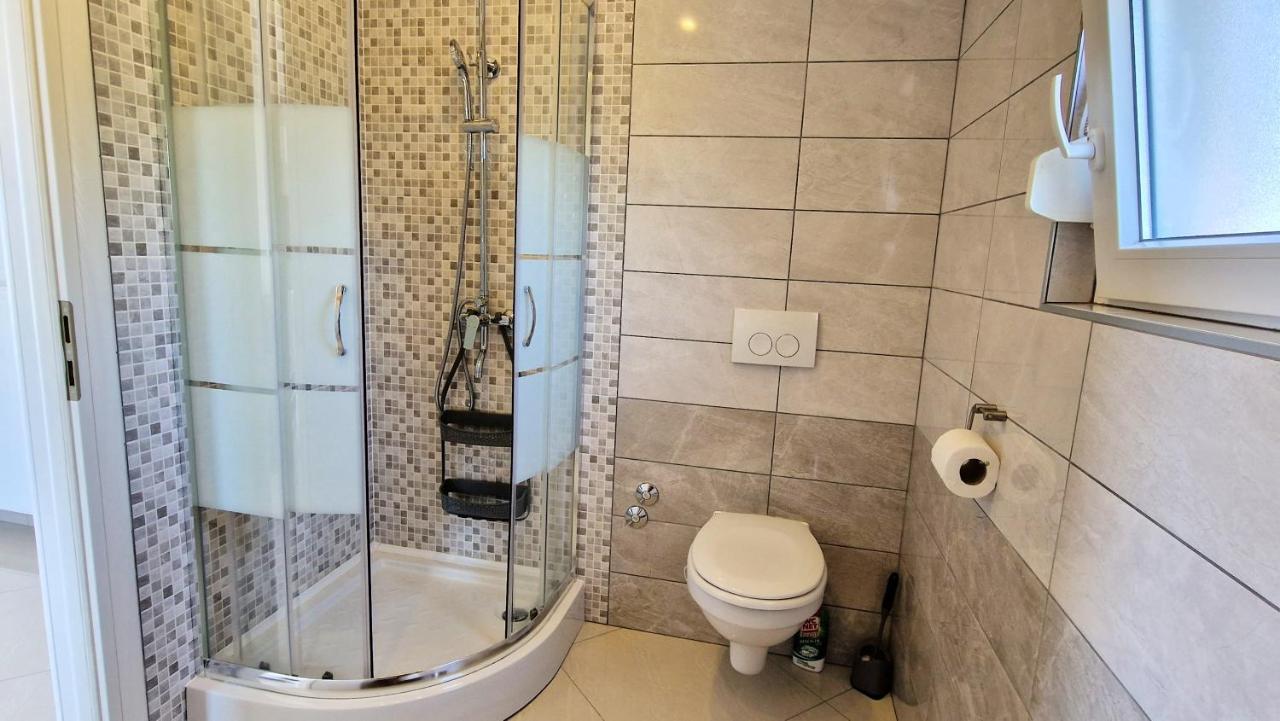 Apartments Pinezic Skrbčići 外观 照片
