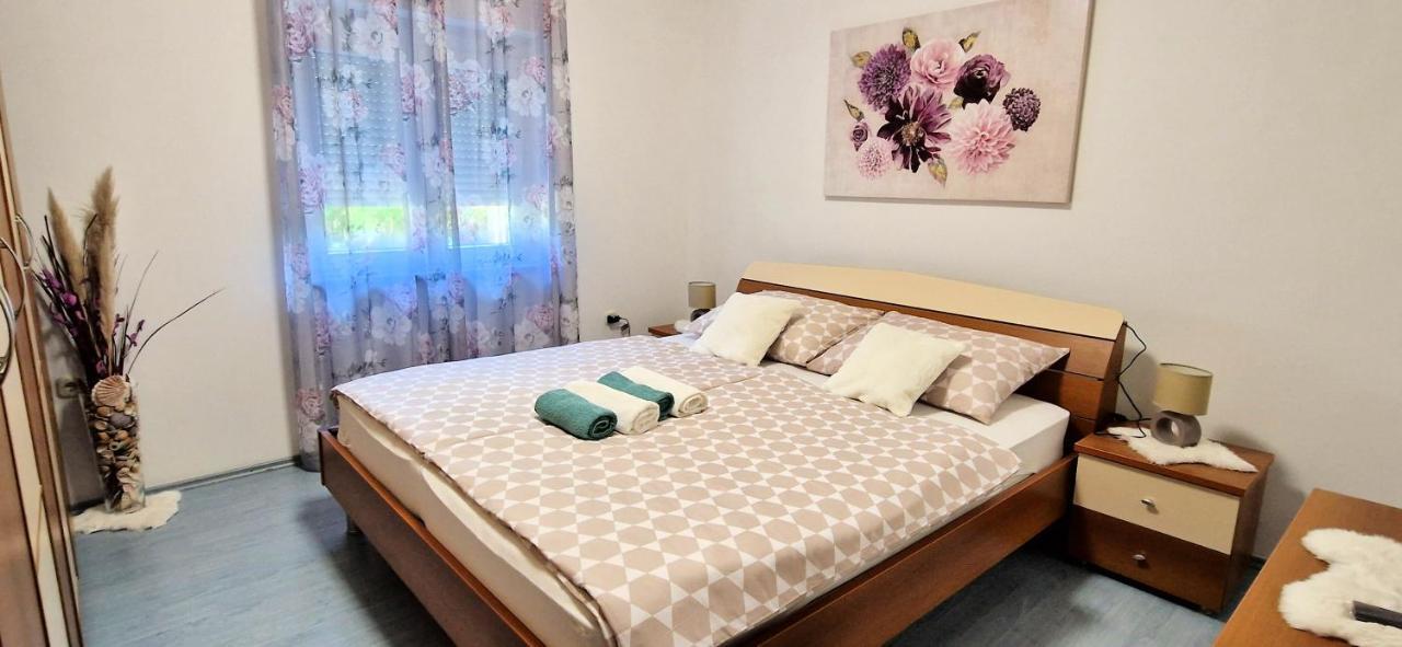 Apartments Pinezic Skrbčići 外观 照片