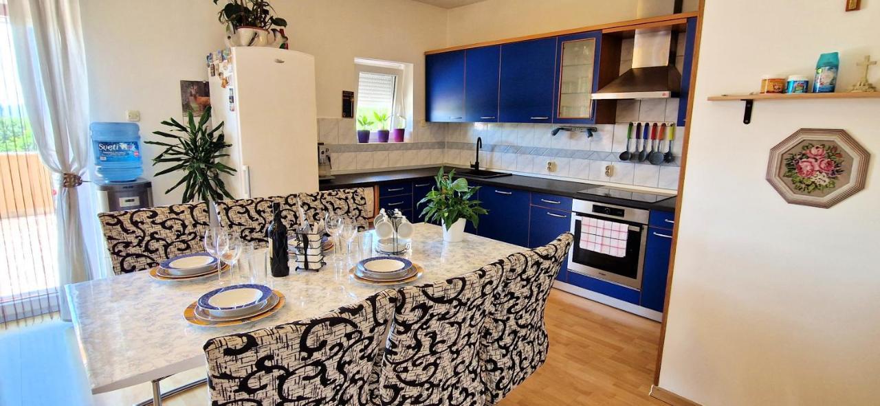Apartments Pinezic Skrbčići 外观 照片
