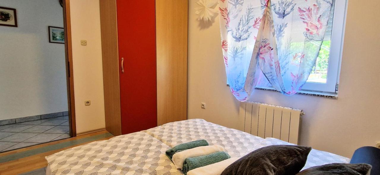 Apartments Pinezic Skrbčići 外观 照片