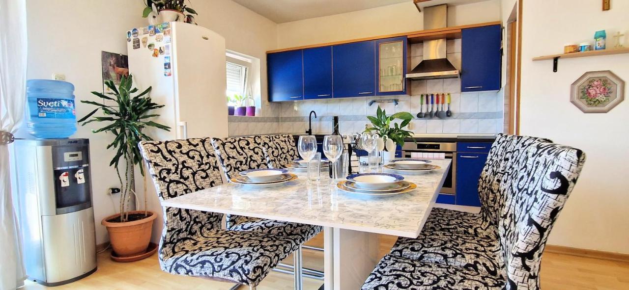 Apartments Pinezic Skrbčići 外观 照片