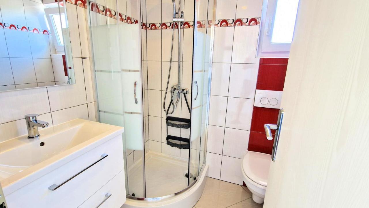 Apartments Pinezic Skrbčići 外观 照片