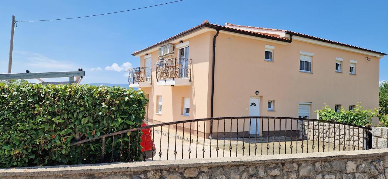 Apartments Pinezic Skrbčići 外观 照片
