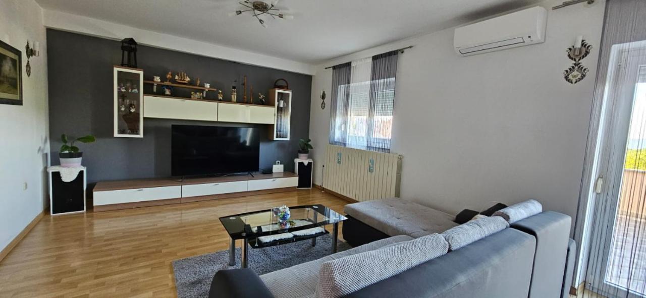 Apartments Pinezic Skrbčići 外观 照片